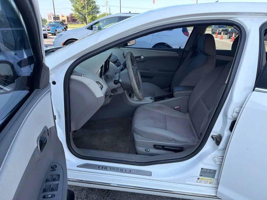 2011 Chevrolet Malibu LT w/1LT