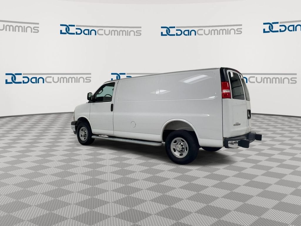 2025 Chevrolet Express Cargo WT