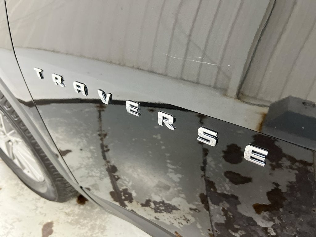2022 Chevrolet Traverse LT Cloth