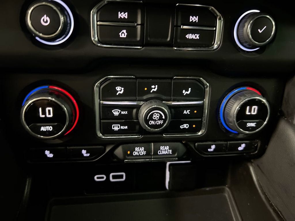 2022 Chevrolet Suburban LT