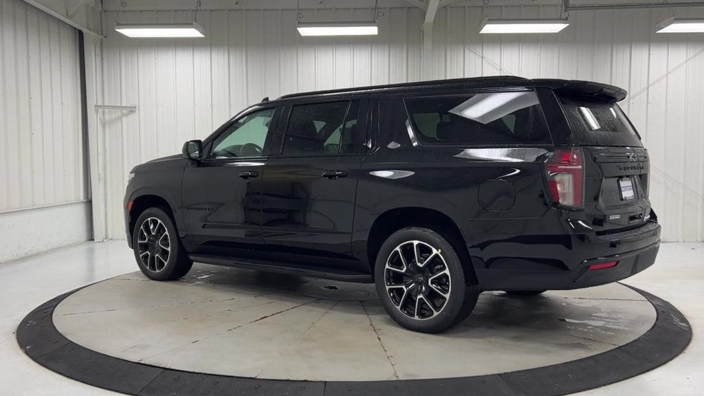 2023 Chevrolet Suburban RST