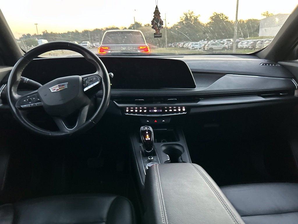 2024 Cadillac XT4 Premium Luxury