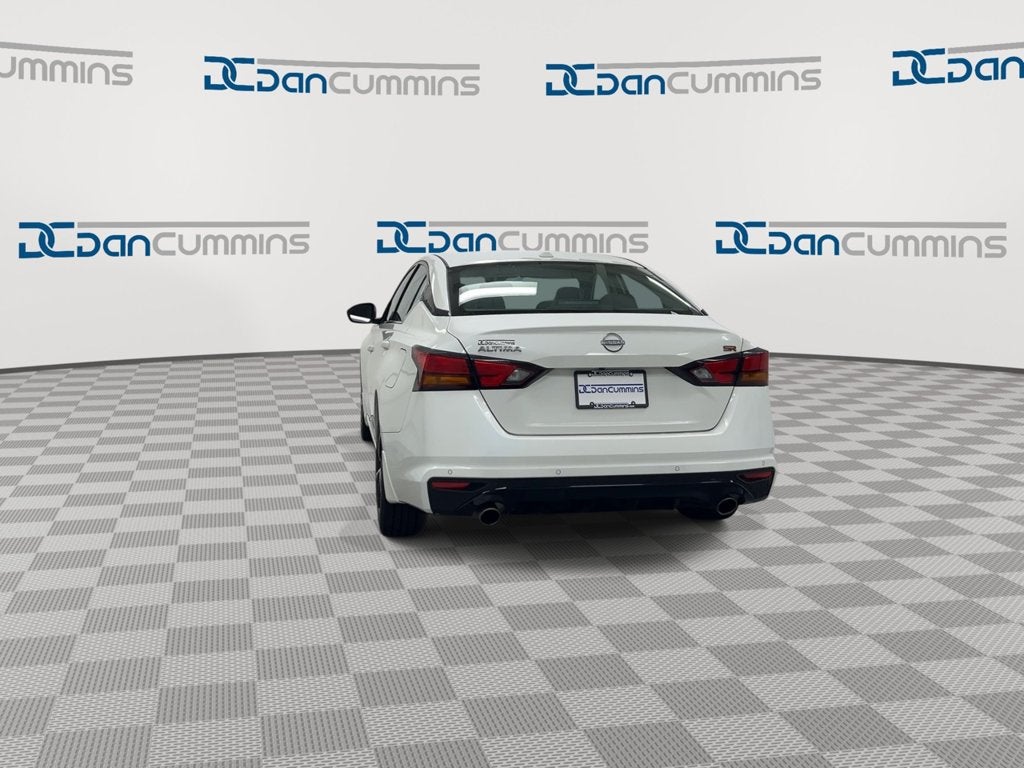 2025 Nissan Altima SR