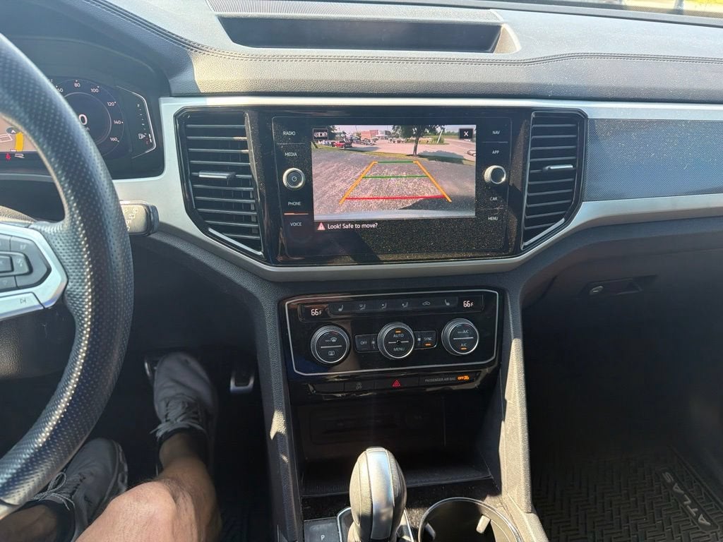 2022 Volkswagen Atlas Cross Sport 2.0T SEL R-Line
