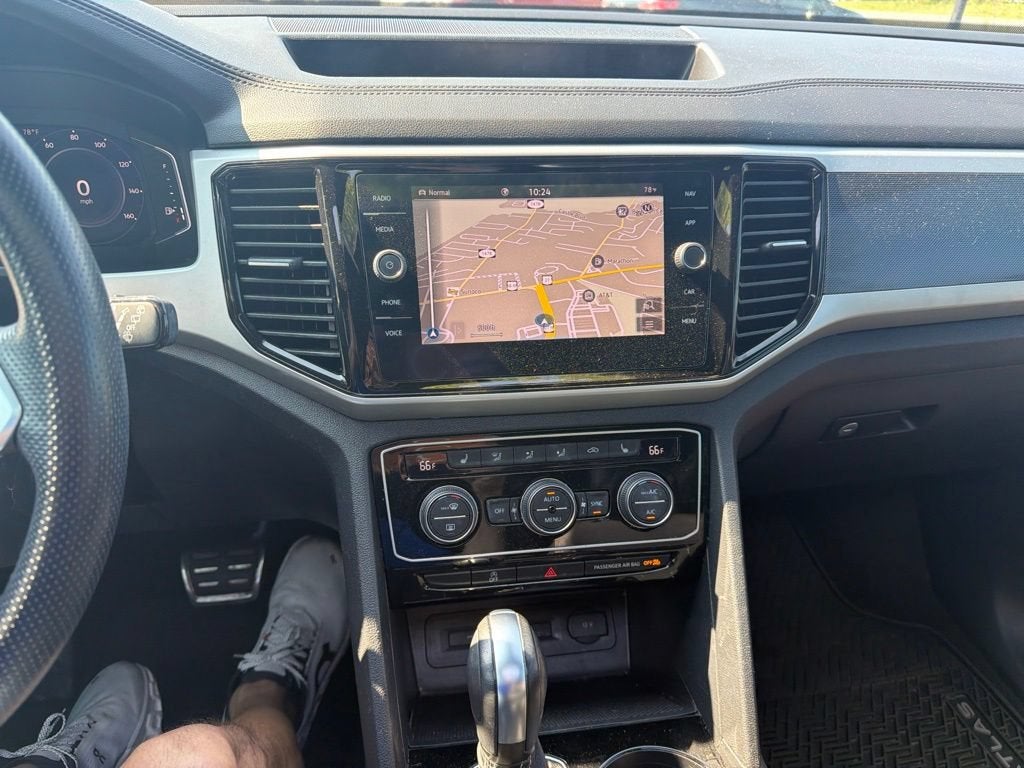 2022 Volkswagen Atlas Cross Sport 2.0T SEL R-Line