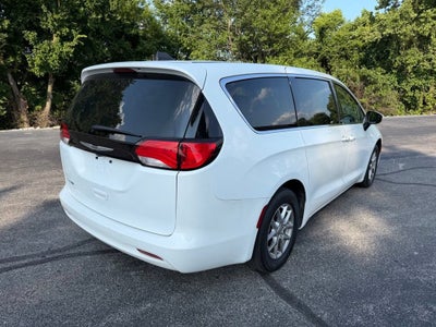 2023 Chrysler Voyager LX