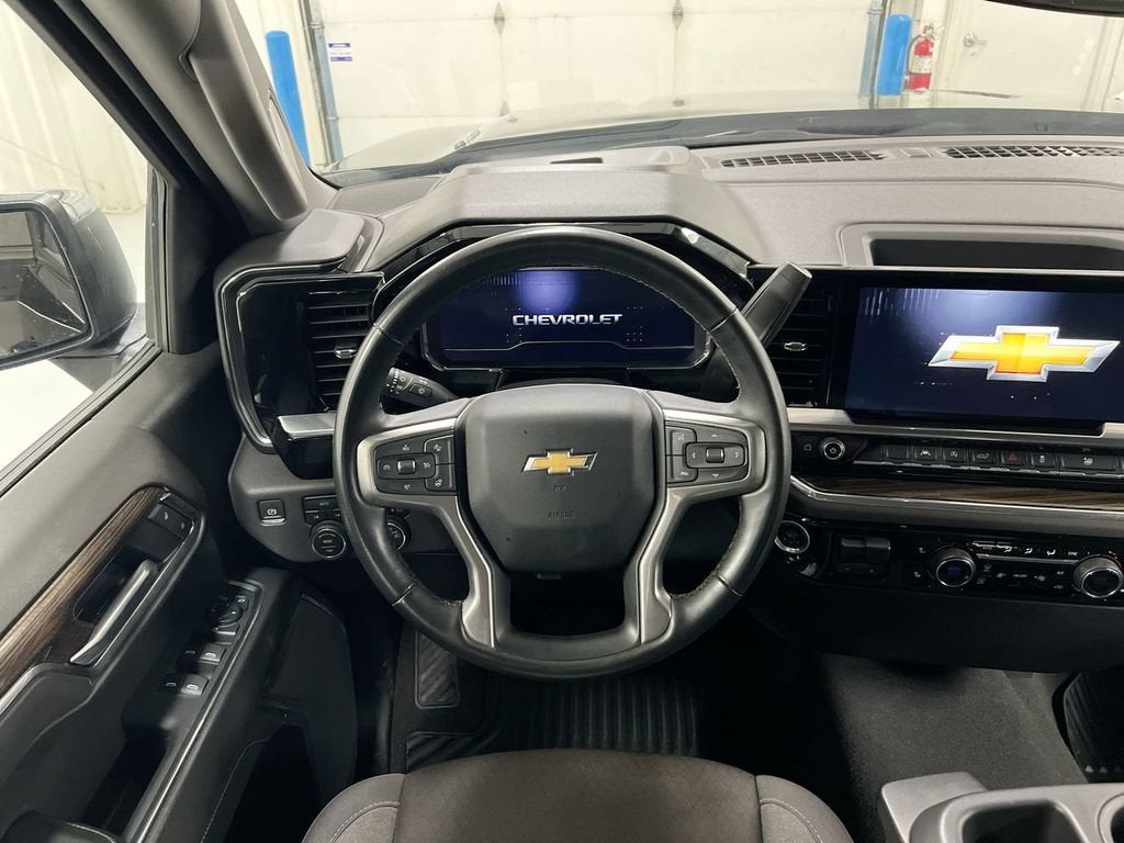 2025 Chevrolet Silverado 1500 LT (2FL)