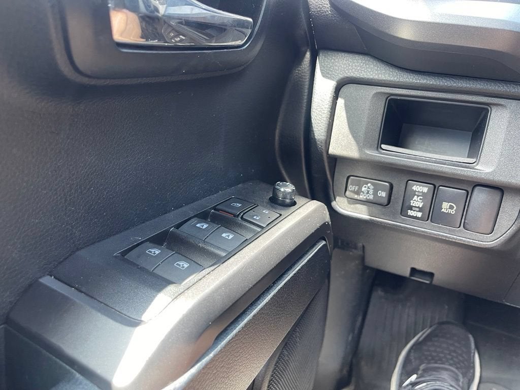 2018 Toyota Tacoma SR