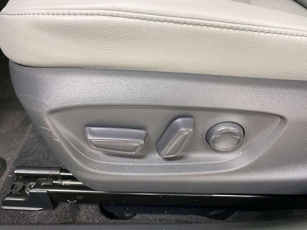 2021 Toyota Camry Hybrid XLE