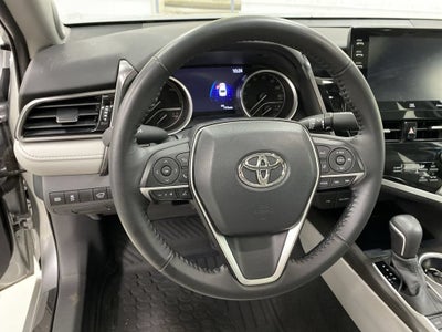 2021 Toyota Camry Hybrid XLE