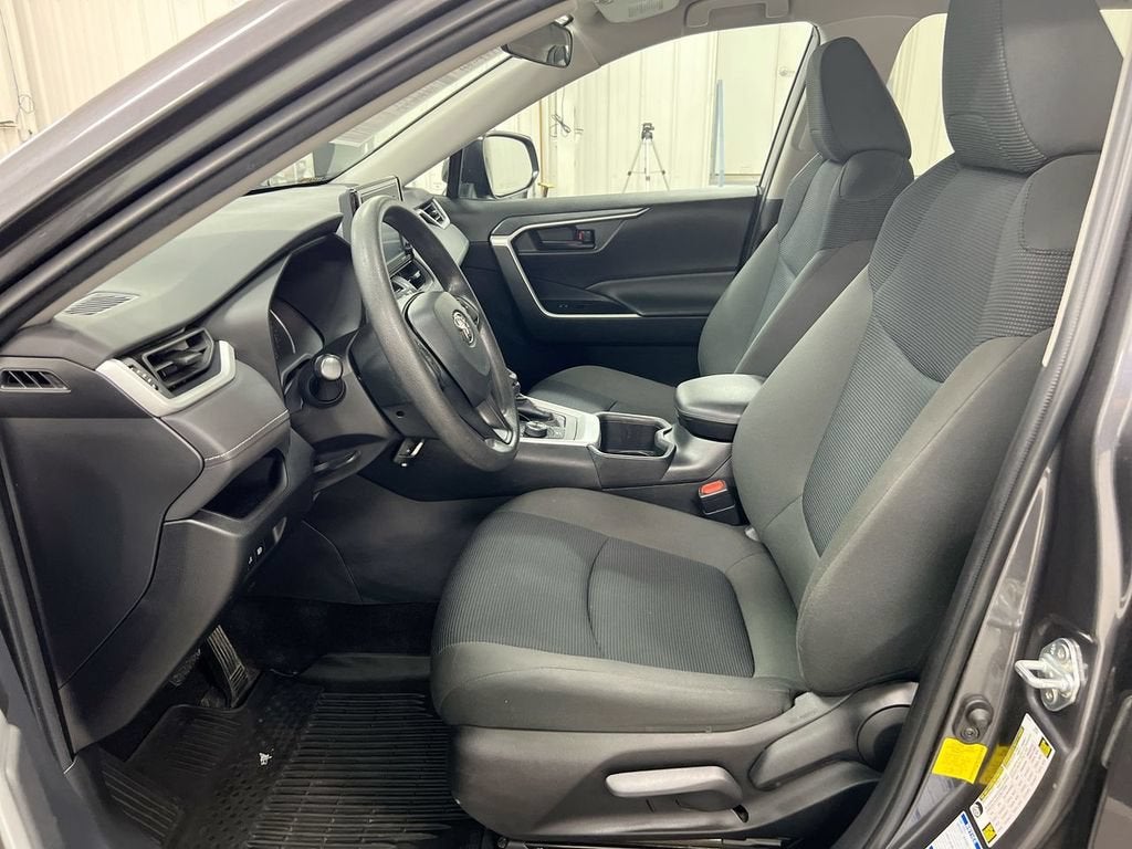 2022 Toyota RAV4 Hybrid LE