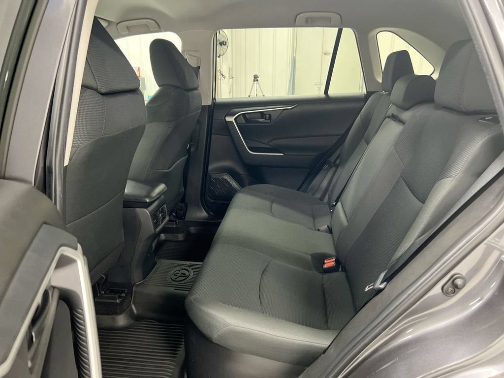 2022 Toyota RAV4 Hybrid LE