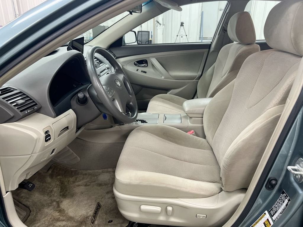 2010 Toyota Camry 4dr Sdn I4 Man (Natl)