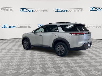2023 Nissan Pathfinder SV