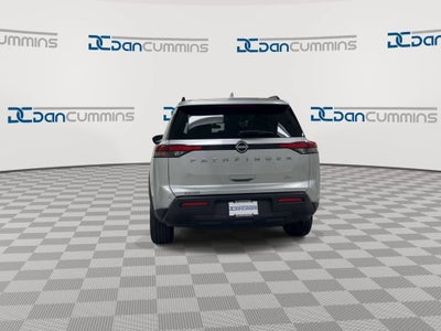 2023 Nissan Pathfinder SV