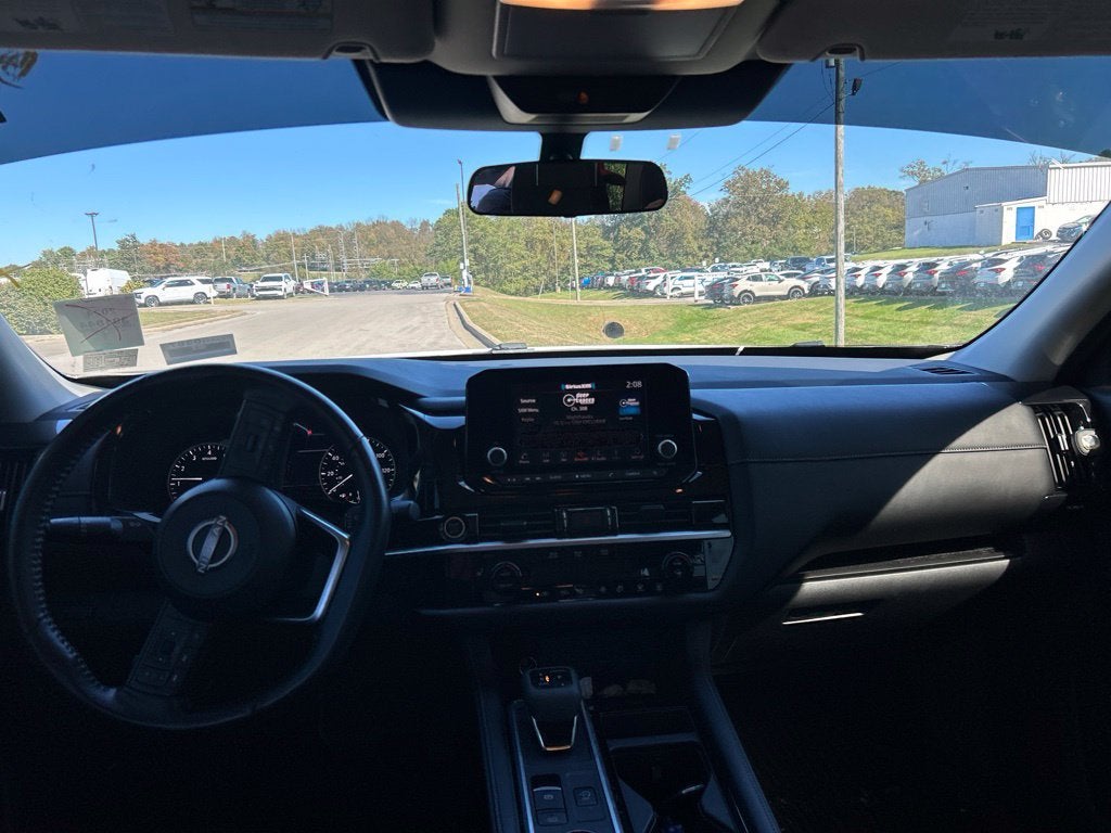 2024 Nissan Pathfinder SV