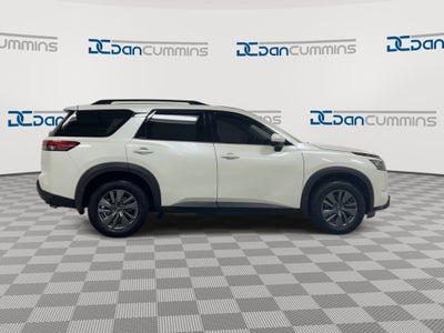 2024 Nissan Pathfinder SV