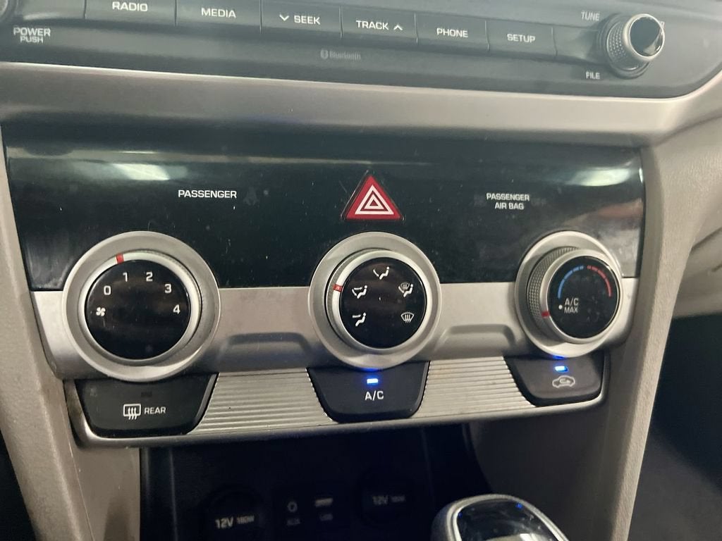 2019 Hyundai Elantra SE