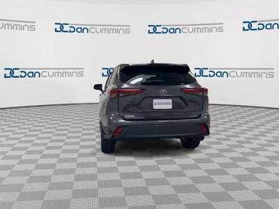 2022 Toyota Highlander LE