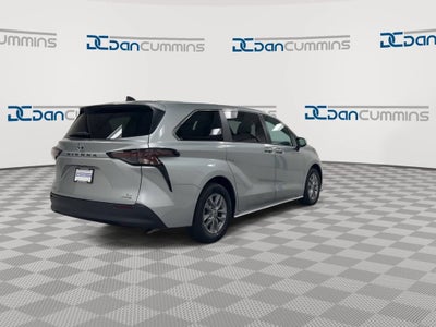 2023 Toyota Sienna LE