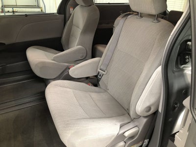 2018 Toyota Sienna LE Auto Access Seat