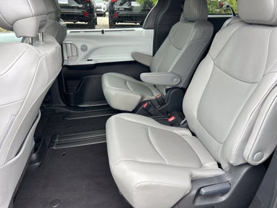 2025 Toyota Sienna XLE
