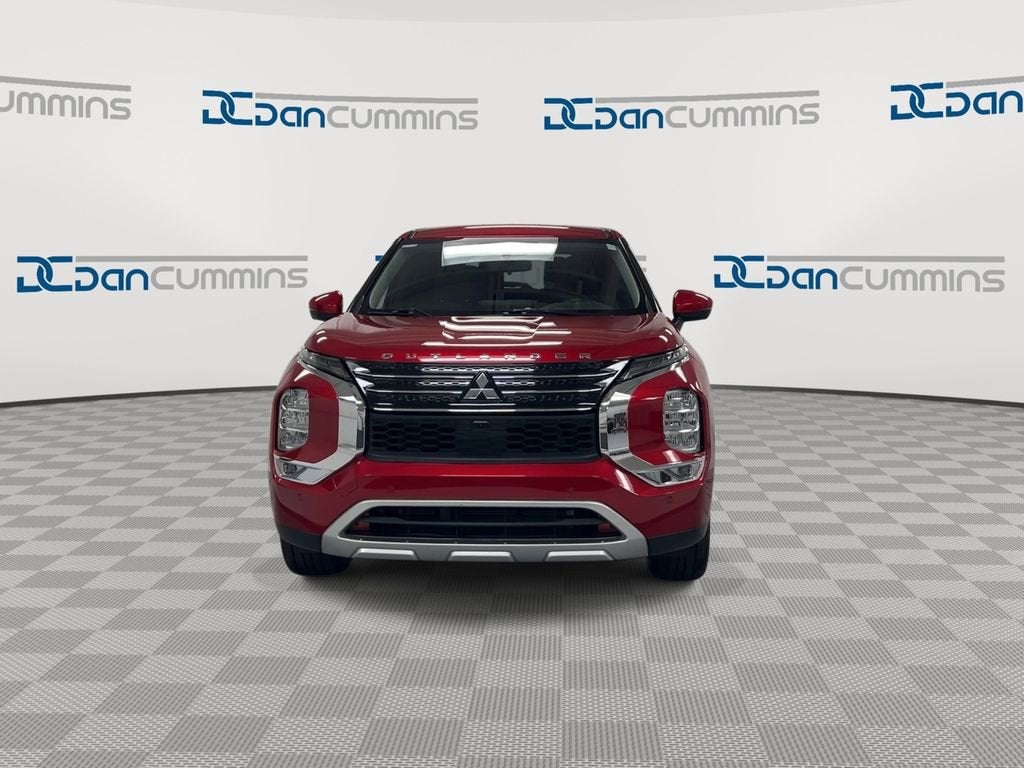 2023 Mitsubishi Outlander SE