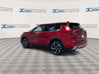 2023 Mitsubishi Outlander SE
