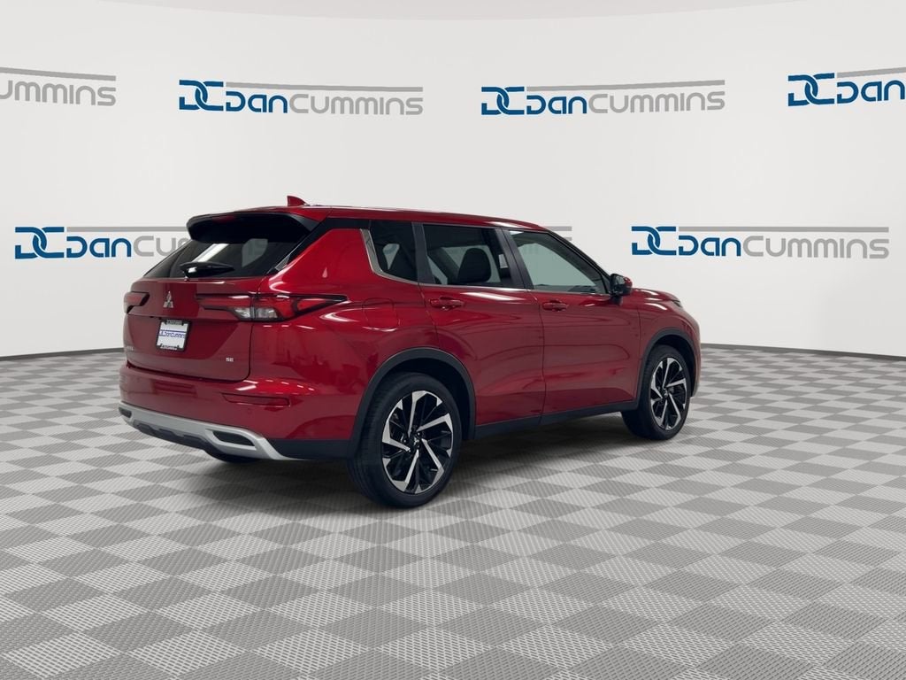 2023 Mitsubishi Outlander SE