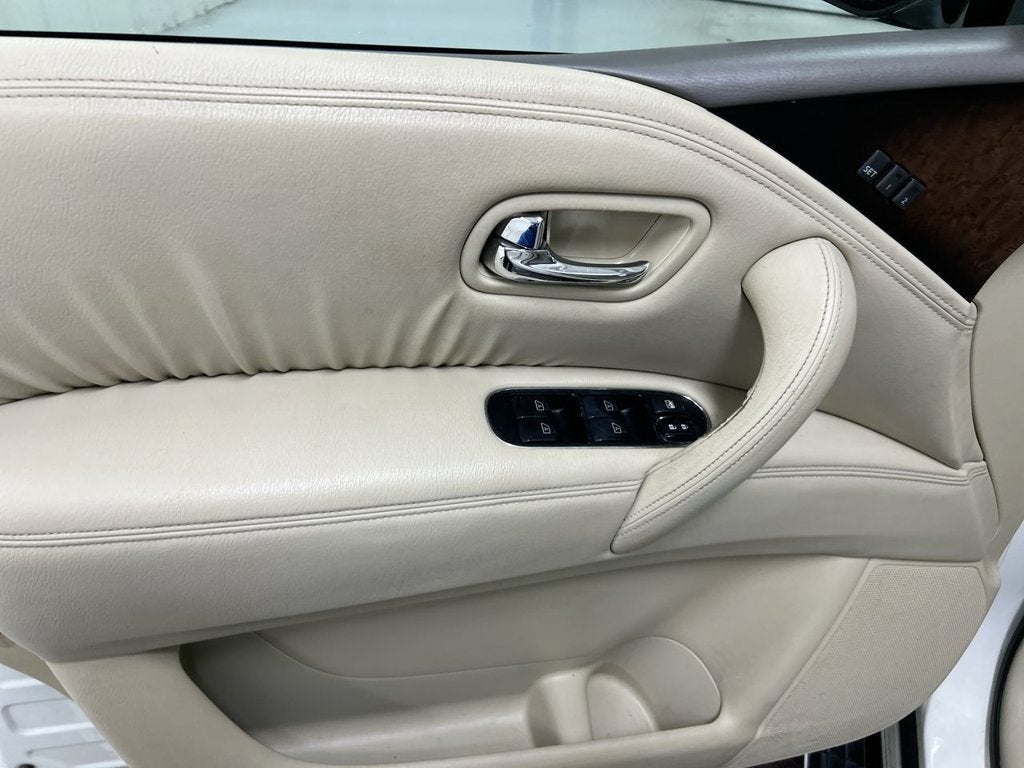 2011 INFINITI QX56 7-passenger