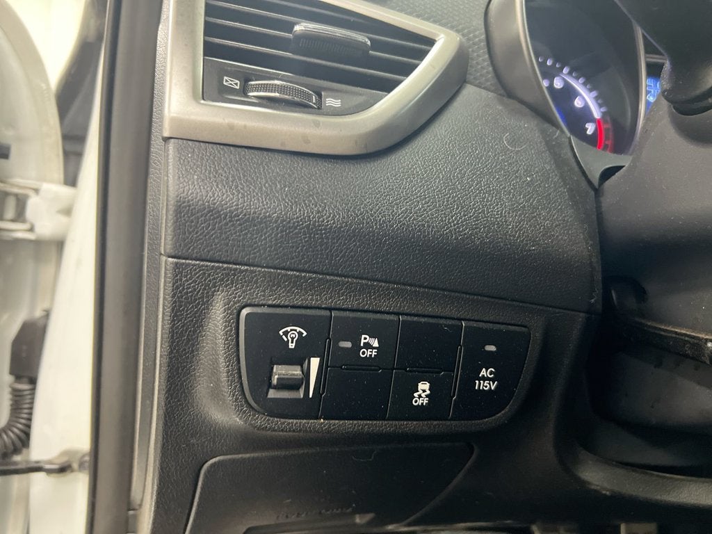 2016 Hyundai Veloster 3dr Cpe Man