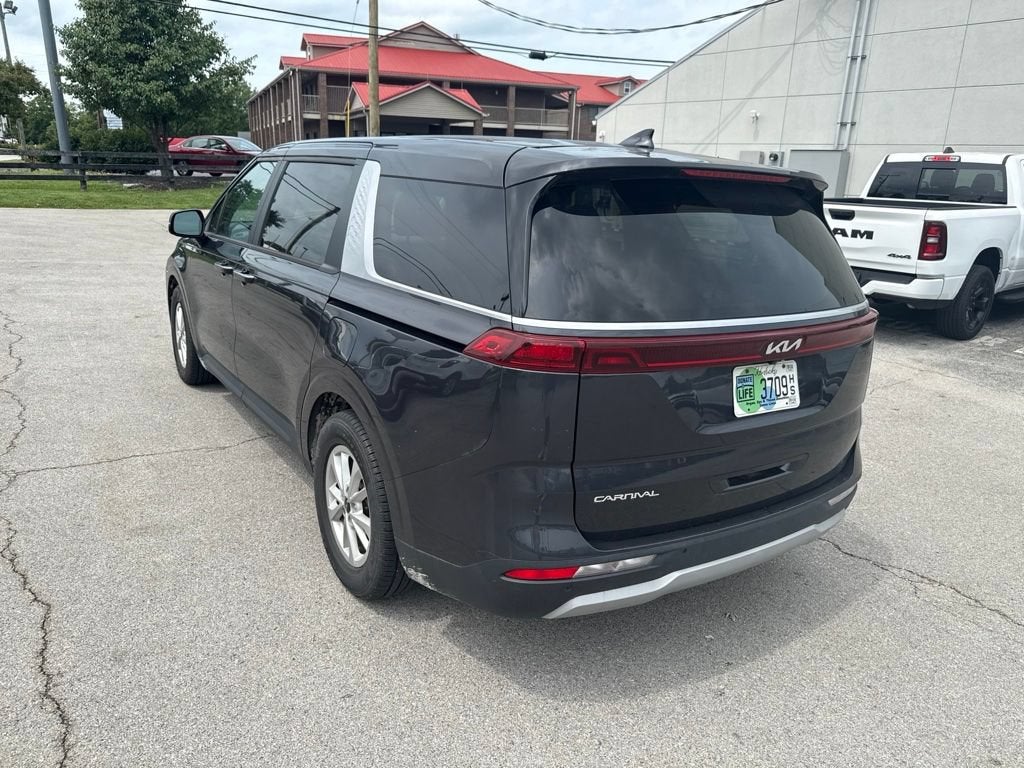 2023 Kia Carnival LX