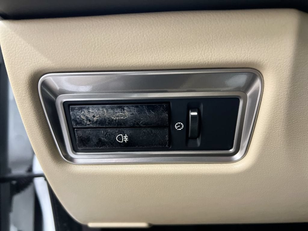2012 Jaguar XF 4dr Sdn