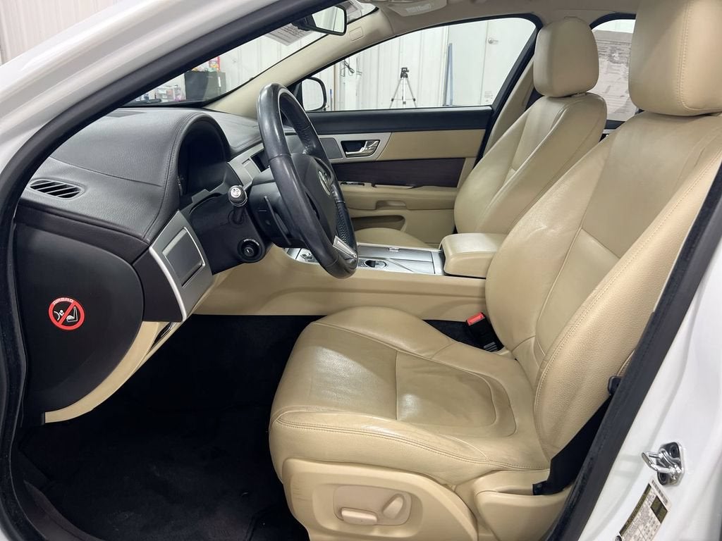 2012 Jaguar XF 4dr Sdn