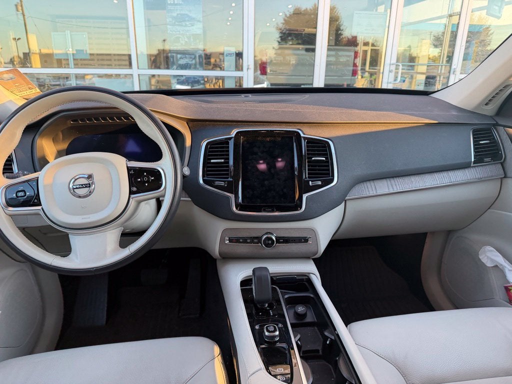 2024 Volvo XC90 Plus Bright Theme