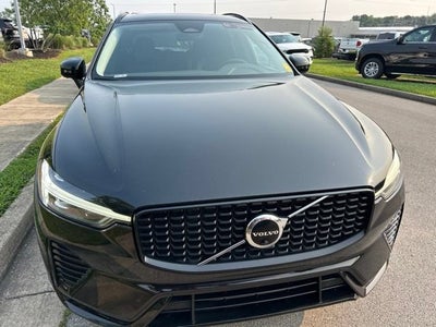 2023 Volvo XC60 Plus Dark Theme