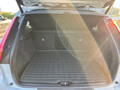 2024 Volvo XC40 Core Bright Theme