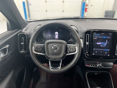 2023 Volvo XC40 Core