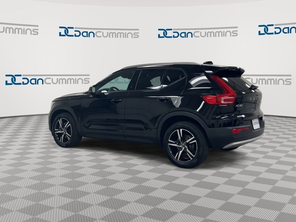 2023 Volvo XC40 Core