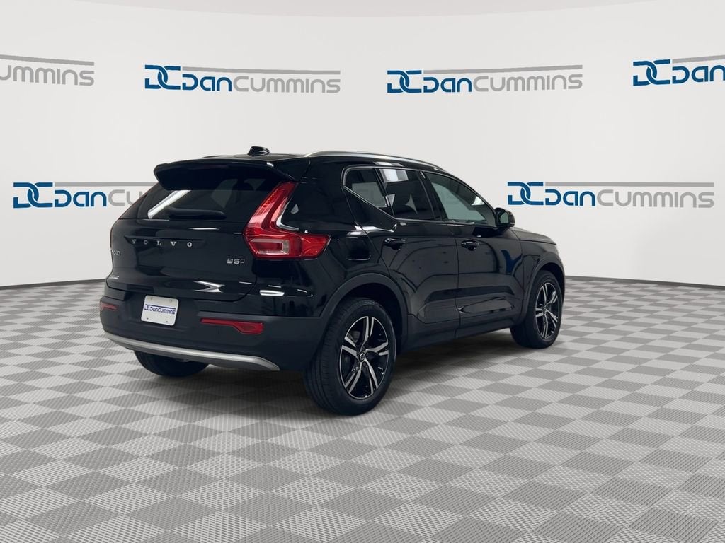 2023 Volvo XC40 Core