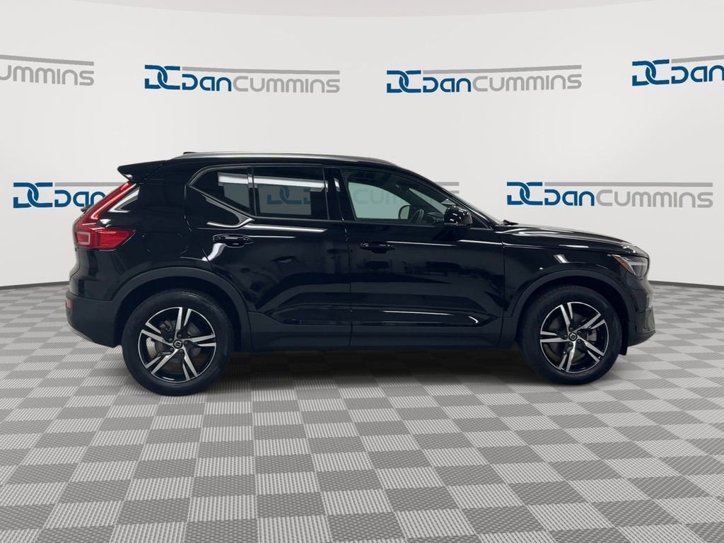 2023 Volvo XC40 Core