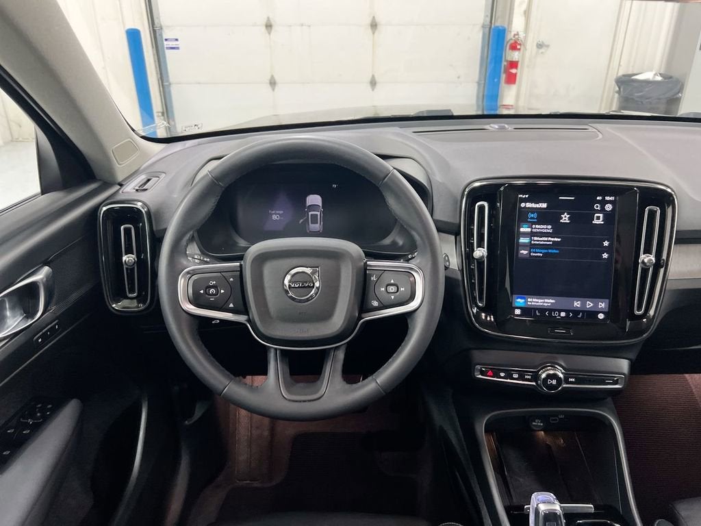 2024 Volvo XC40 Plus Dark Theme