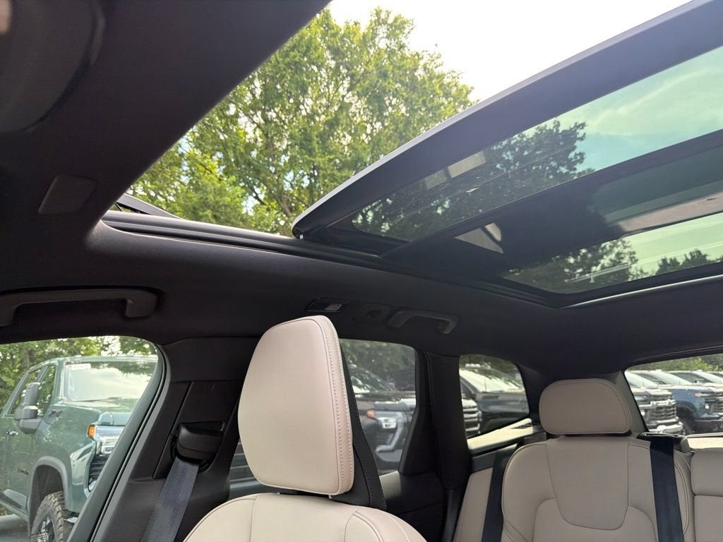 2026 Volvo XC60 Plus