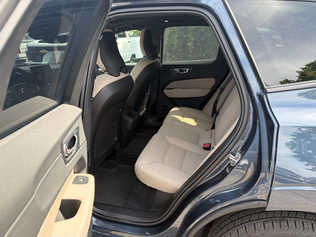 2026 Volvo XC60 Plus