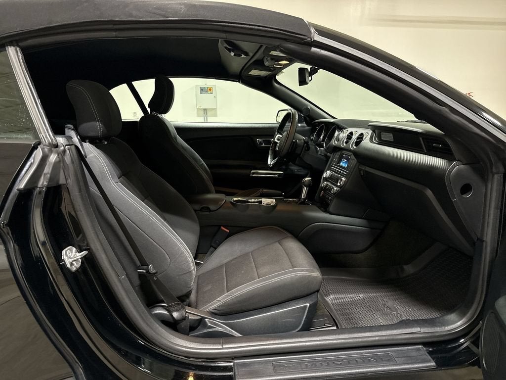 2016 Ford Mustang V6