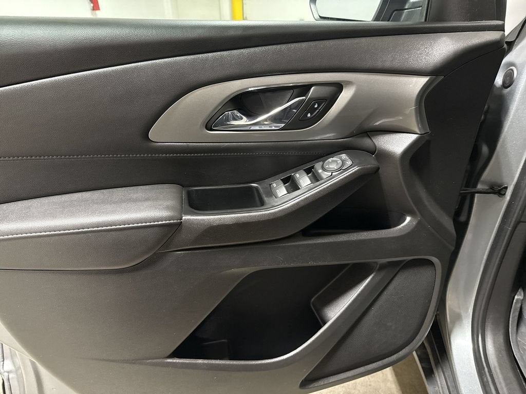 2023 Chevrolet Traverse 2FL