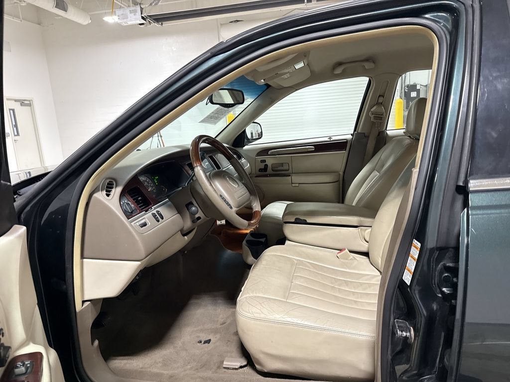 2003 Lincoln Town Car Signature