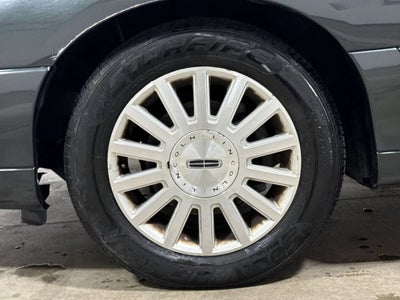 2003 Lincoln Town Car Signature