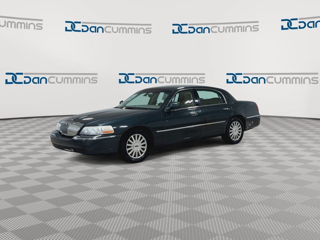 2003 Lincoln Town Car Signature