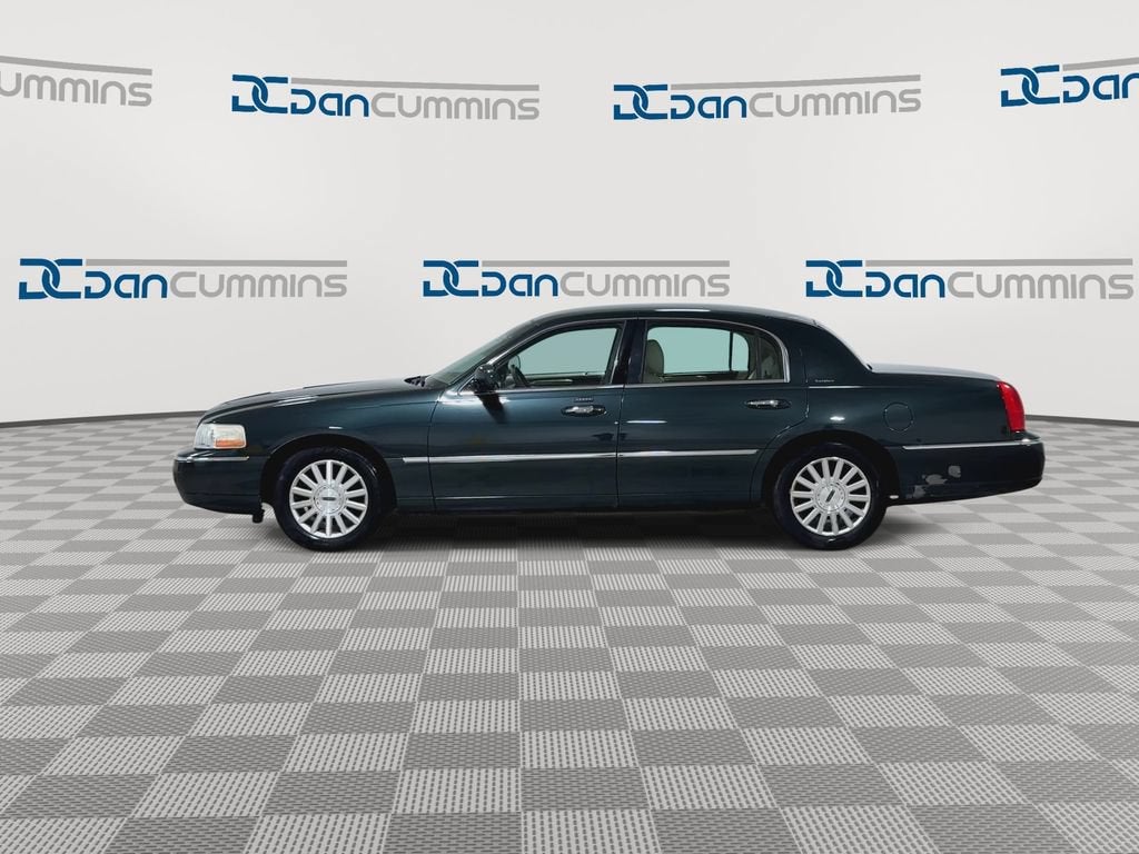 2003 Lincoln Town Car Signature